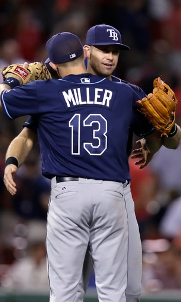 Longoria's HR in 8th rallies Rays to 4-3 win over Red Sox